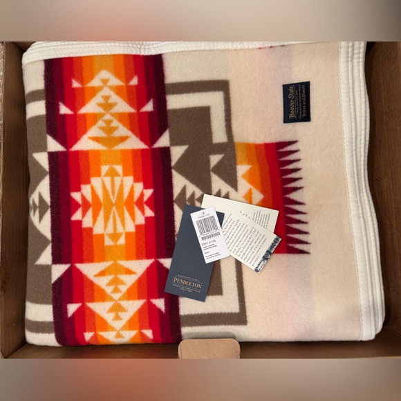Pendleton Chief Joseph Ivory 64x80 with tags box